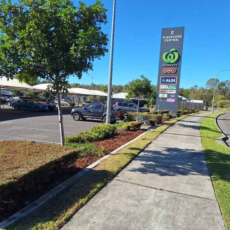 Garden beds, mulch and footpath kept tidy at Flagstone Central shopping centre